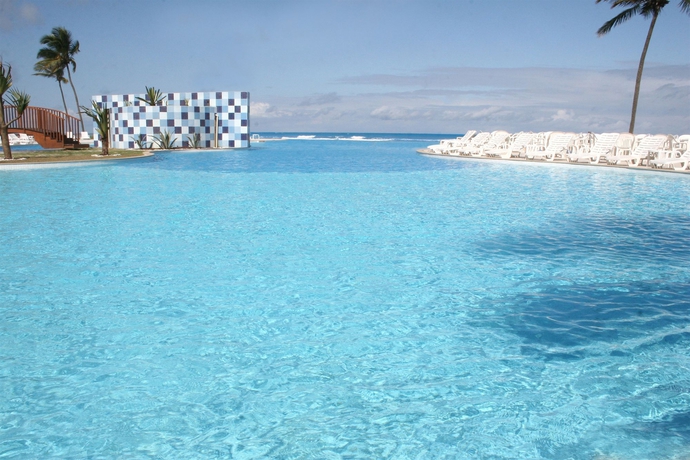 Imagen de la piscina del Hotel Makai Resort All Inclusive Convention. Foto 9