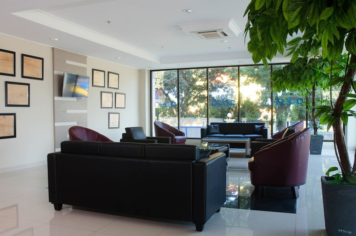 Imagen de los interiores del Hotel Makati Cibitung. Foto 9