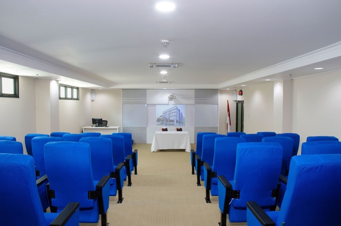 Imagen de los interiores del Hotel Makati Cibitung. Foto 13
