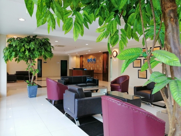 Imagen de los interiores del Hotel Makati Cibitung. Foto 17