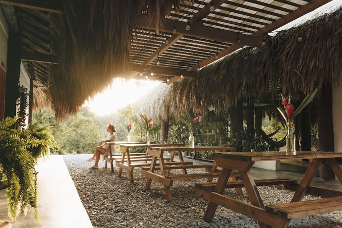 Imagen del bar/restaurante del Hotel Makenke Hostel By Los Colores Ecoparque. Foto 2