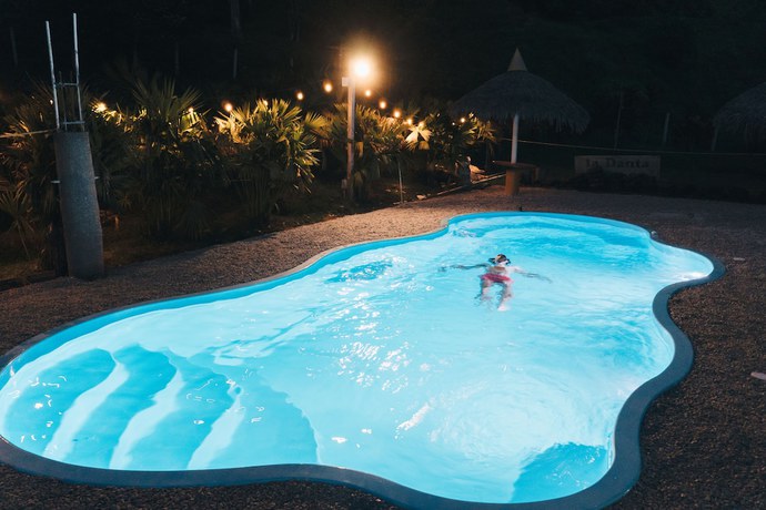 Imagen de la piscina del Hotel Makenke Hostel By Los Colores Ecoparque. Foto 11