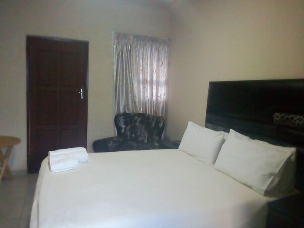 Imagen de la habitación del Hotel Makhadzi's Cloud Lodge. Foto 16