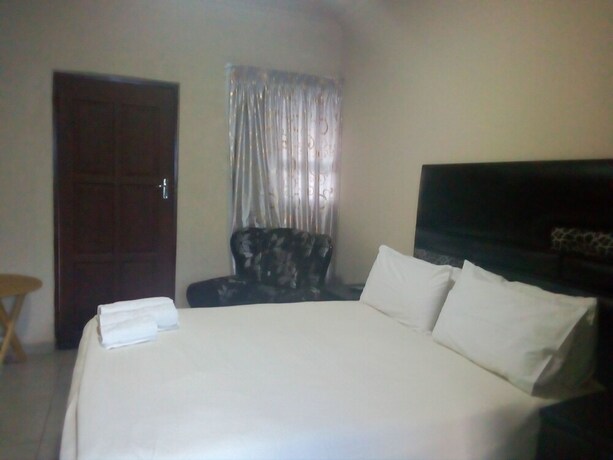 Imagen de la habitación del Hotel Makhadzi's Cloud Lodge. Foto 18