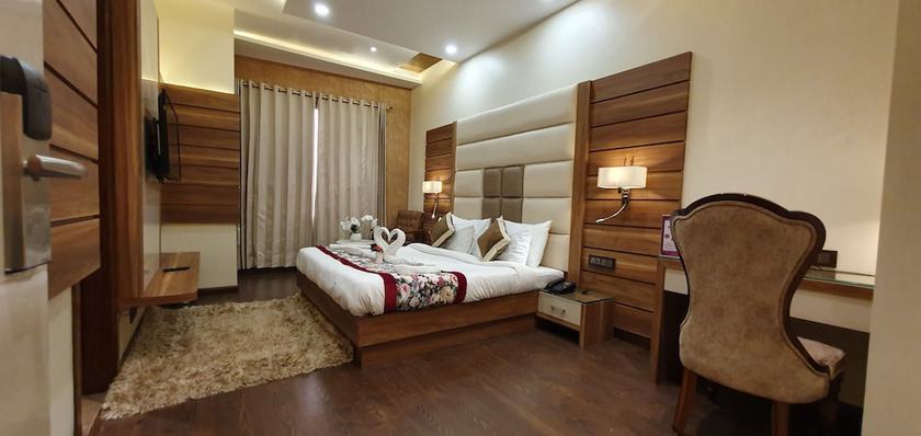 Imagen de la habitación del Hotel Makhan Residency. Foto 17