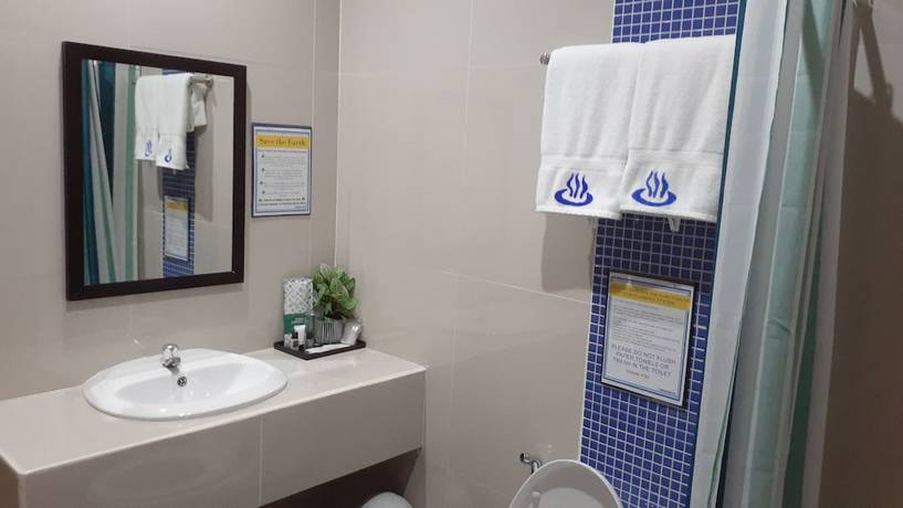 Imagen de la habitación del Hotel Makiling Onsen. Foto 14