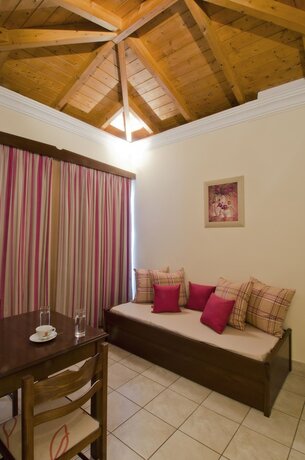 Imagen de la habitación del Hotel Makis Inn Resort. Foto 16