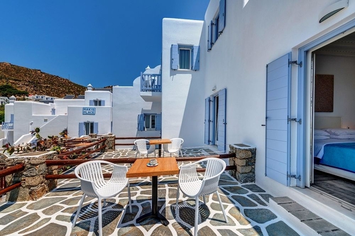 Imagen de los exteriores del Hotel Maki's Place. Foto 9