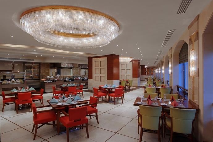 Imagen del bar/restaurante del Hotel Makkah. Foto 4