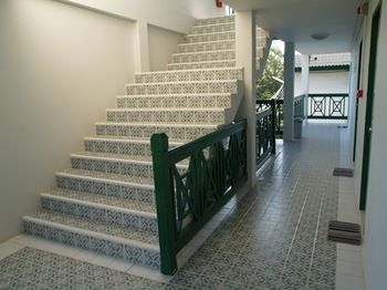 Imagen de la piscina del Hotel Makmai Villa. Foto 15