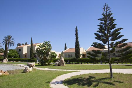 Imagen de la piscina del Hotel Makronisos Village. Foto 16