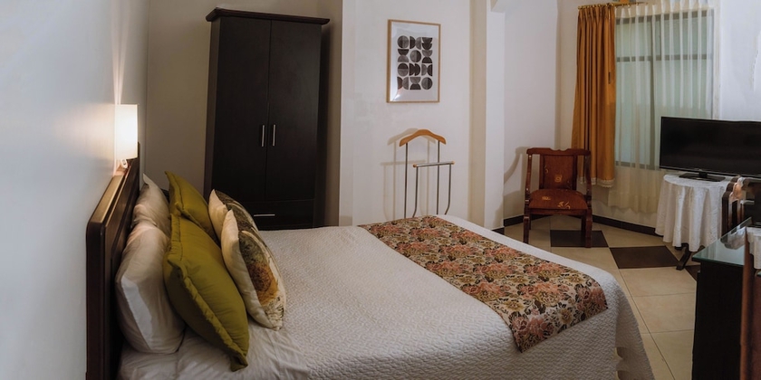 Imagen de la habitación del Hotel Makroz Colonial. Foto 8