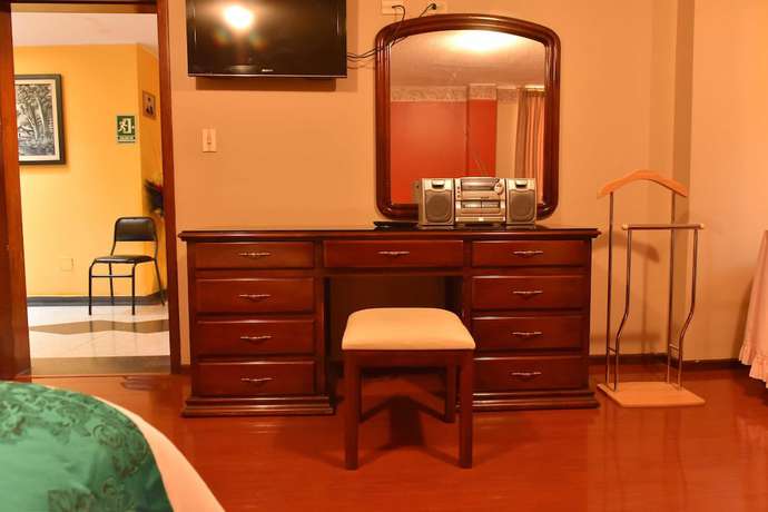 Imagen de la habitación del Hotel Makroz. Foto 17