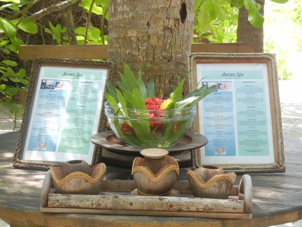 Imagen de la piscina del Hotel Makunudu Island. Foto 13