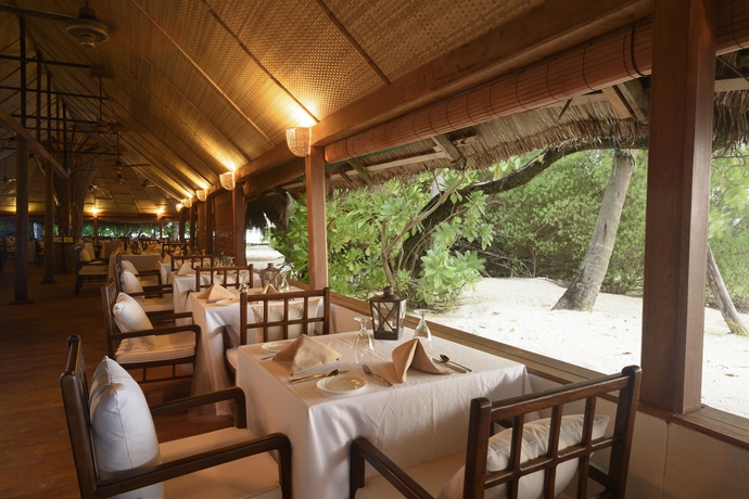 Imagen del bar/restaurante del Hotel Makunudu Island. Foto 5