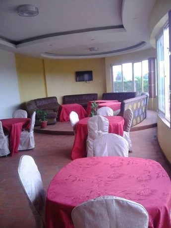Imagen de los interiores del Hotel Makutano. Foto 15