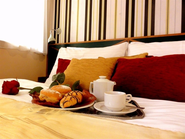 Imagen de la habitación del Hotel Mala Strana. Foto 9