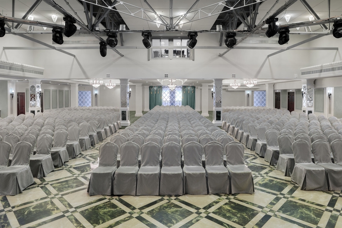 Imagen de los interiores del Hotel Malachite Congress. Foto 6