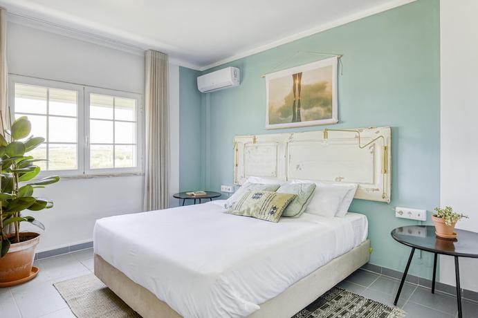 Imagen de la habitación del Hotel Malacuna Peniche. Foto 6