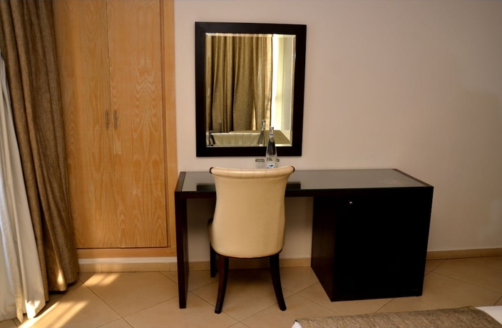 Imagen de la habitación del Hotel Malak. Foto 15