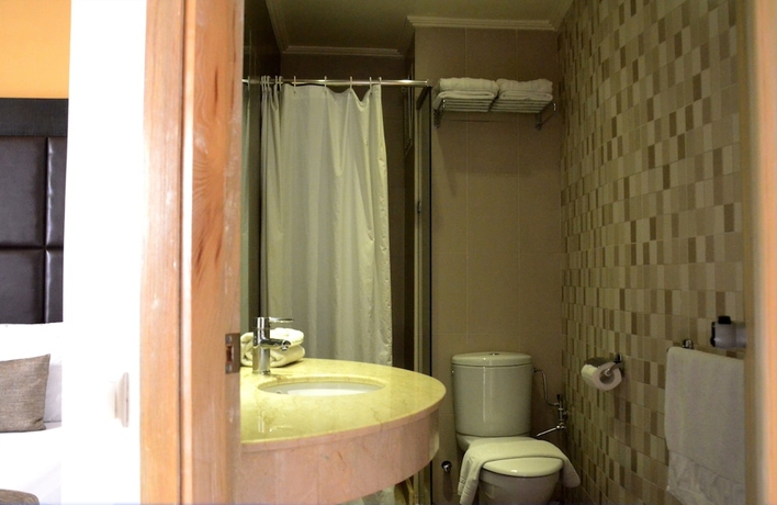 Imagen de la habitación del Hotel Malak. Foto 17