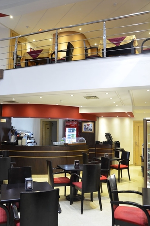 Imagen del bar/restaurante del Hotel Malak. Foto 4