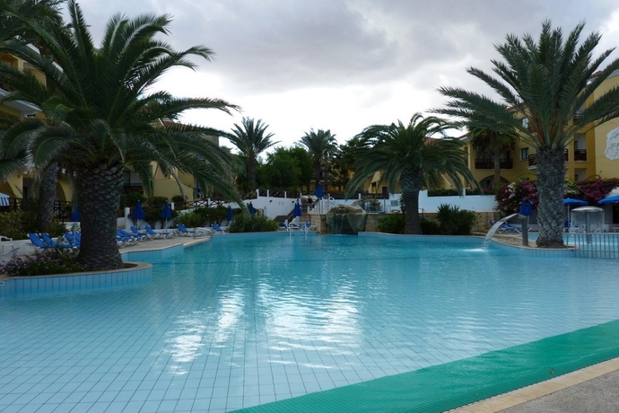 Imagen general del Hotel Malama Beach Holiday Village. Foto 6