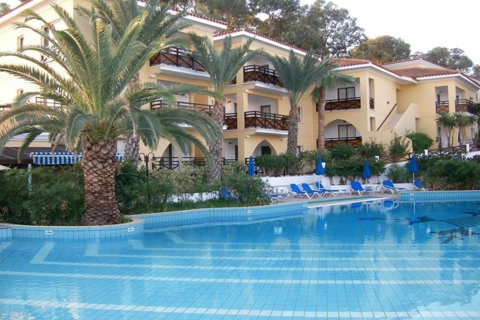 Imagen general del Hotel Malama Beach Holiday Village. Foto 8