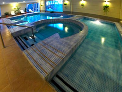 Imagen de la piscina del Hotel Malarg&uuml;e Inn and Suites - Spa Casino. Foto 8