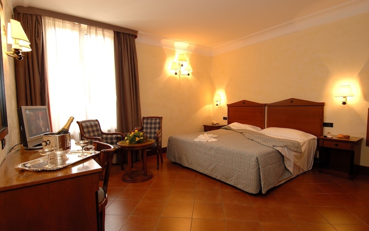 Imagen de la habitación del Hotel Malaspina. Foto 5