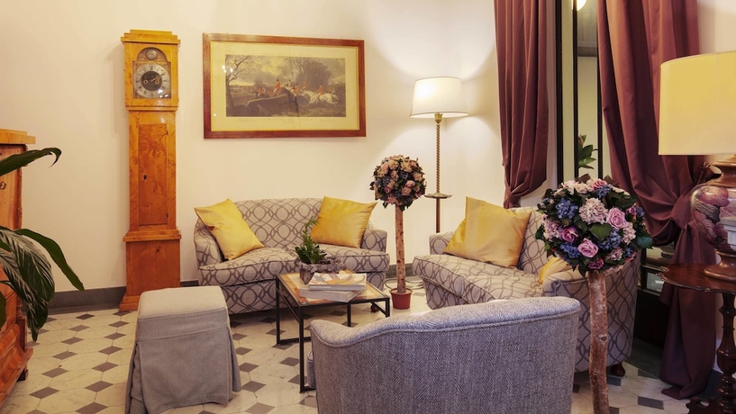 Imagen de los interiores del Hotel Malaspina. Foto 17