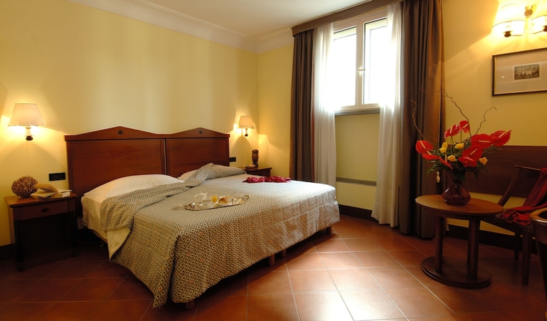 Imagen de la habitación del Hotel Malaspina. Foto 10