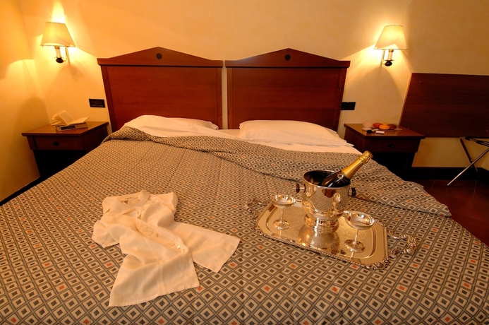 Imagen de la habitación del Hotel Malaspina. Foto 13