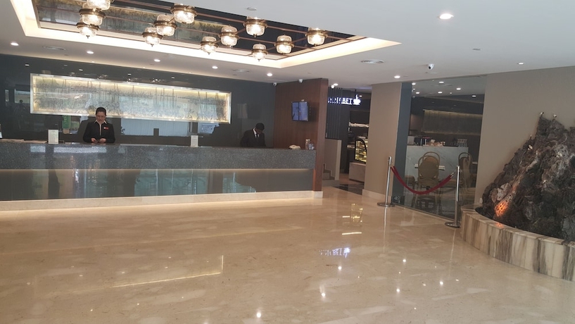 Imagen de los interiores del Hotel Malaysia. Foto 13