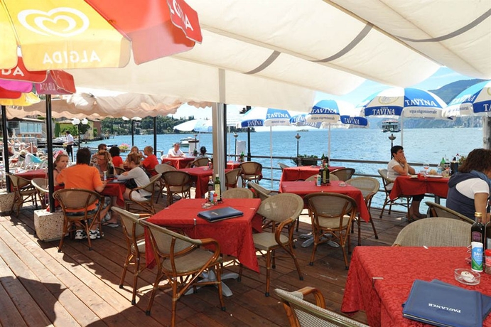 Imagen del bar/restaurante del Hotel Malcesine. Foto 2