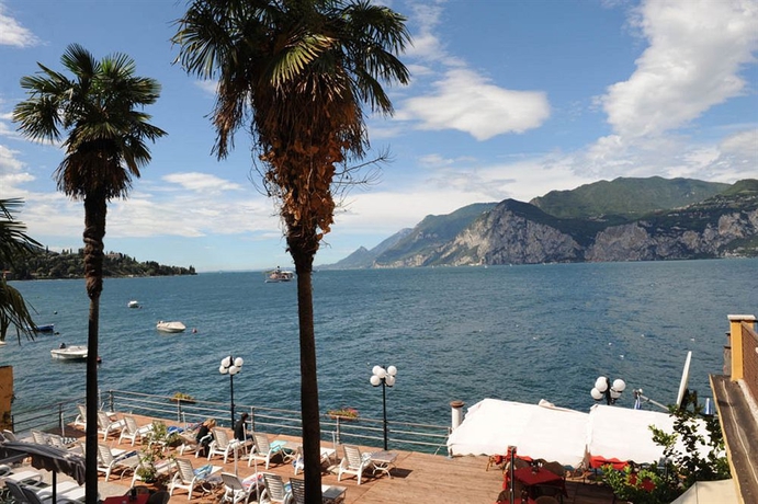 Imagen de los exteriores del Hotel Malcesine. Foto 6