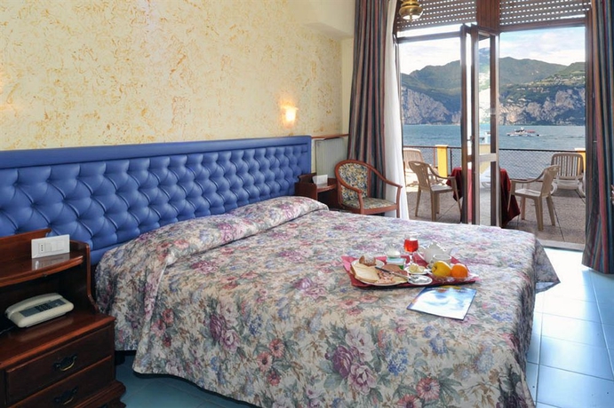 Imagen de la habitación del Hotel Malcesine. Foto 3