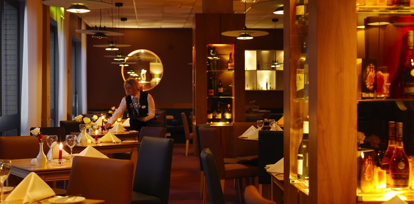 Imagen del bar/restaurante del Hotel Maldron Belfast International Airport. Foto 3