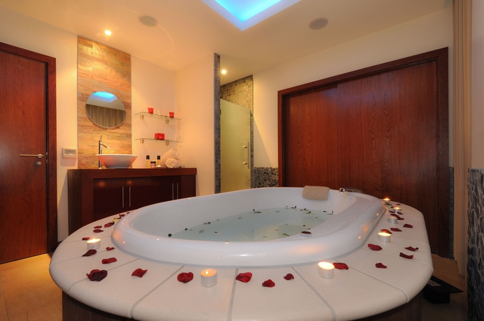 Imagen de la piscina del Hotel Maldron Sandy Road Galway. Foto 14