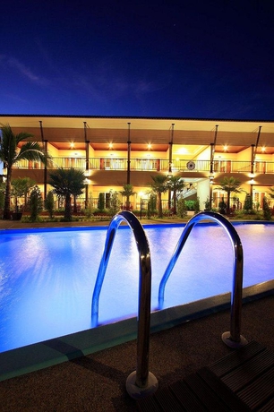 Imagen de la piscina del Hotel Maleedee Bay Resort. Foto 7