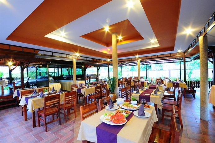 Imagen del bar/restaurante del Hotel Maleedee Bay Resort. Foto 3