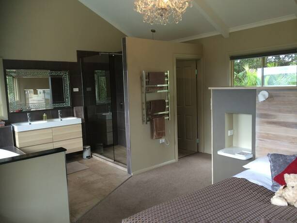 Imagen de la habitación del Hotel Maleny Luxury Cottages. Foto 15