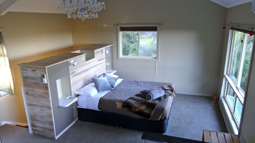Imagen de la habitación del Hotel Maleny Luxury Cottages. Foto 17