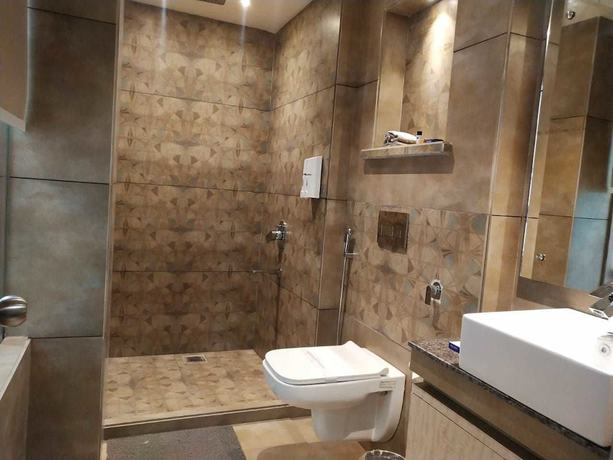 Imagen de la habitación del Hotel Malghotras. Foto 14