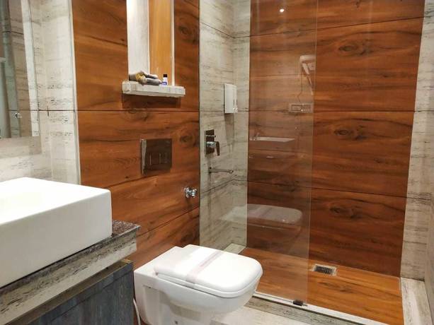 Imagen de la habitación del Hotel Malghotras. Foto 17