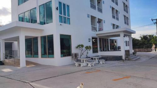 Imagen general del Hotel Mali House Sakon Nakhon. Foto 2