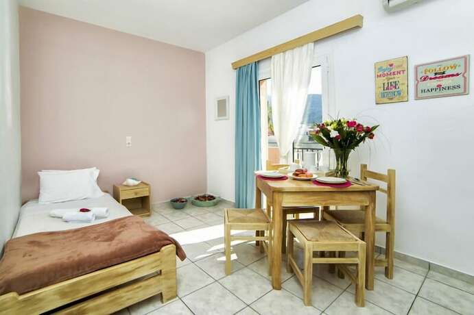 Imagen de la habitación del Hotel Malia Central. Foto 20