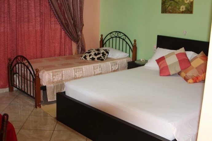 Imagen de la habitación del Hotel Maliana Star. Foto 10