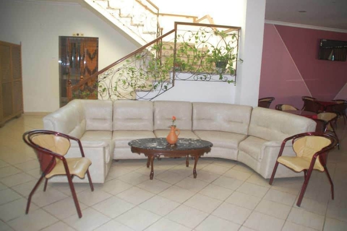 Imagen de los interiores del Hotel Maliana Star. Foto 15