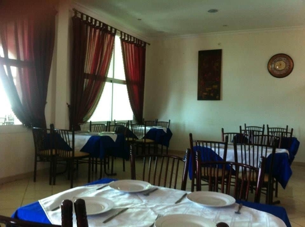 Imagen del bar/restaurante del Hotel Maliana Star. Foto 8